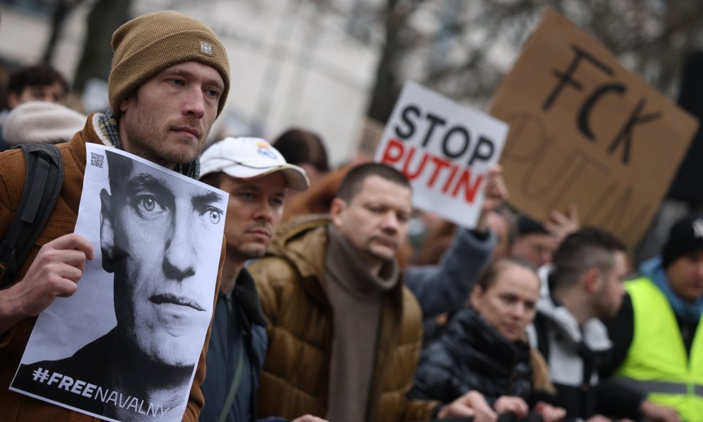 Protest ispred ruskog veleposlanstva u Berlinu