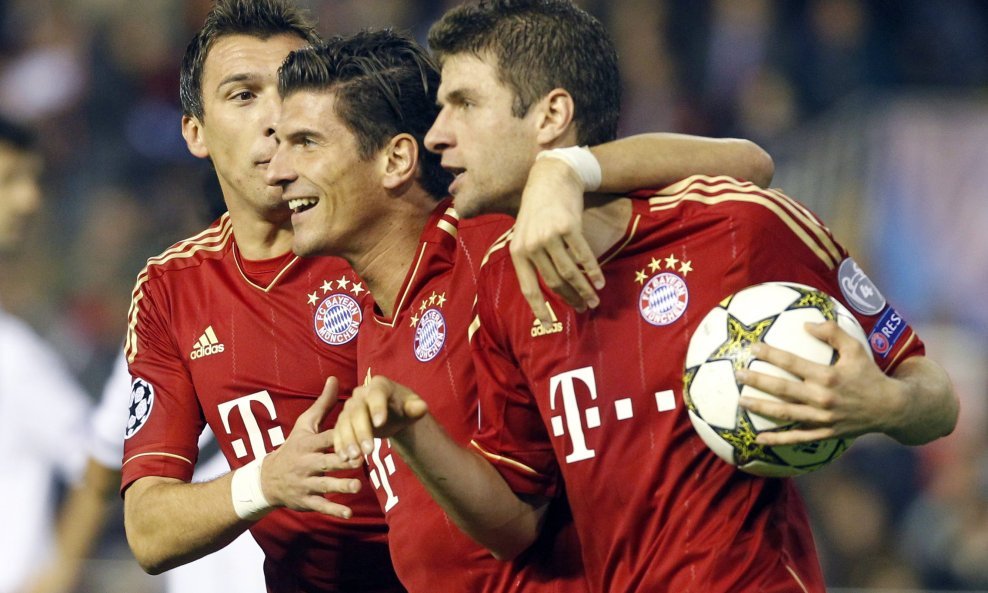 Thomas Müller (desno), Mario Gomez i Mario Mandžukić (lijevo)