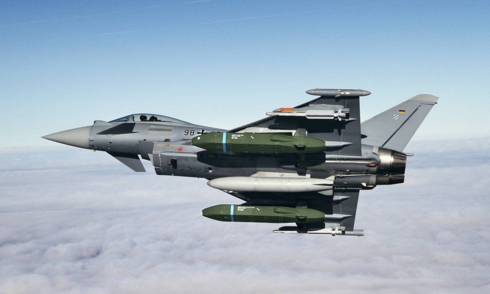 Dva projektila Taurus (zelene boje) na njemačkom Eurofighteru
