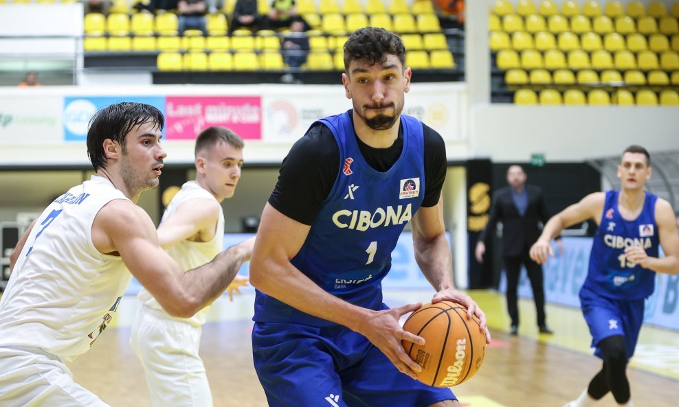 Domagoj Vuković u dresu Cibone na utakmici SuperSport Kupa Krešimir Ćosić: Kvarner 2010 - Cibona