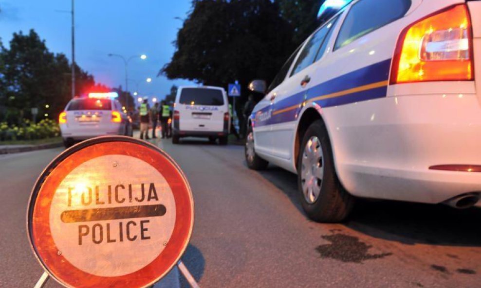 policija