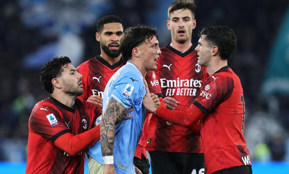 Luca Pellegrini (Lazio) vs. Christian Pulisic