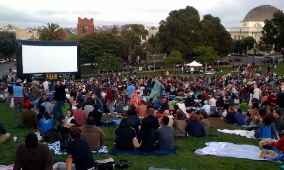 Screen on the Green