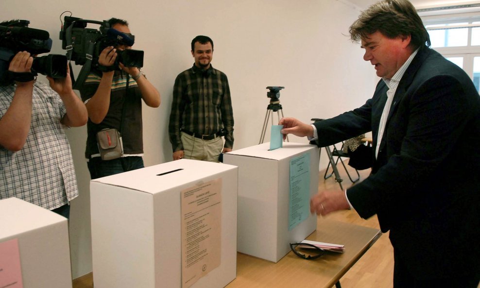 Jakovčić glasuje
