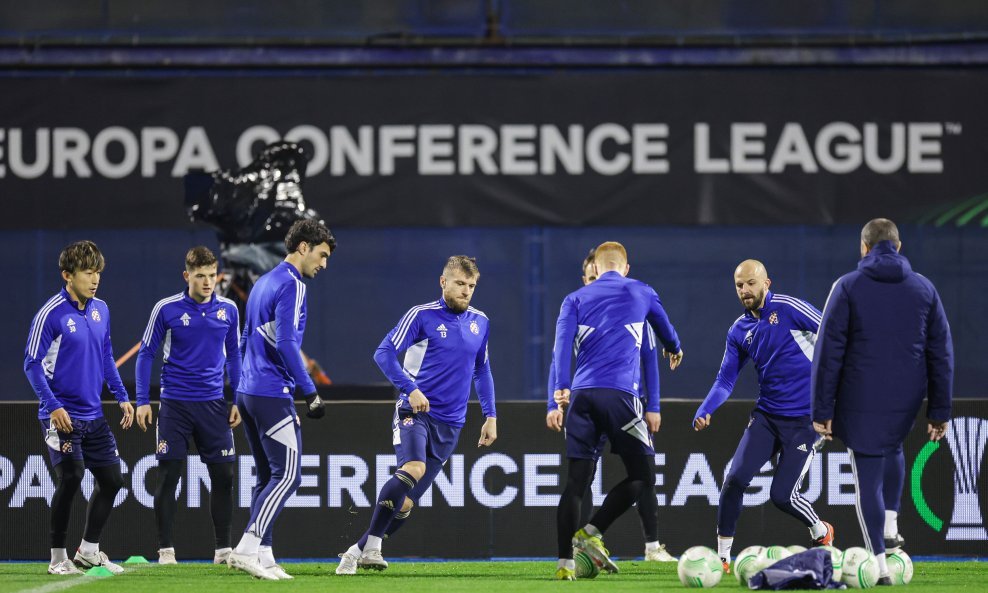 Trening Dinamovih igrača pred utakmicu s PAOK-om