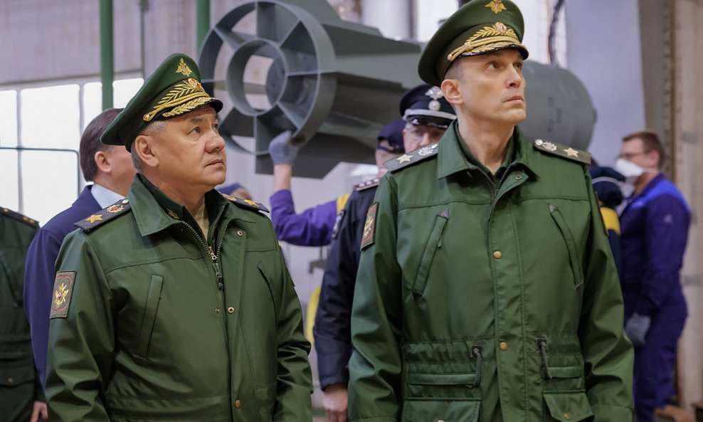 Ruski ministar obrane Sergej Šojgu (lijevo)