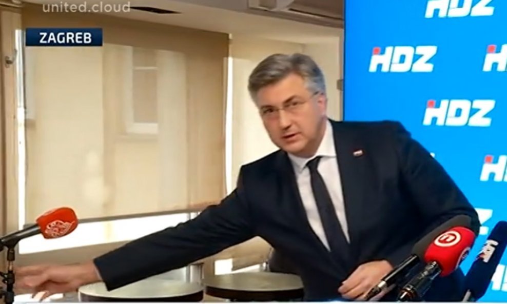 Plenković razmješta mikrofone