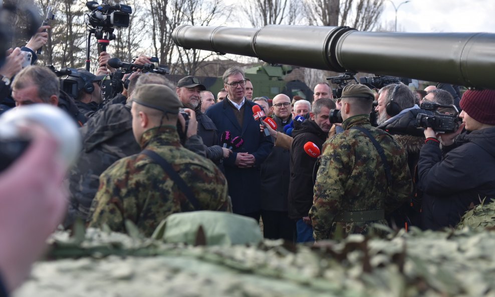 Aleksandar Vučić na demonstraciji oružja Vojske Srbije