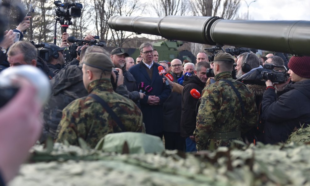 Aleksandar Vučić na demonstraciji oružja Vojske Srbije