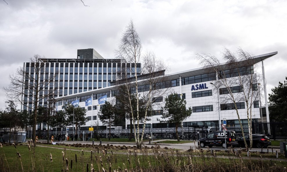 ASML