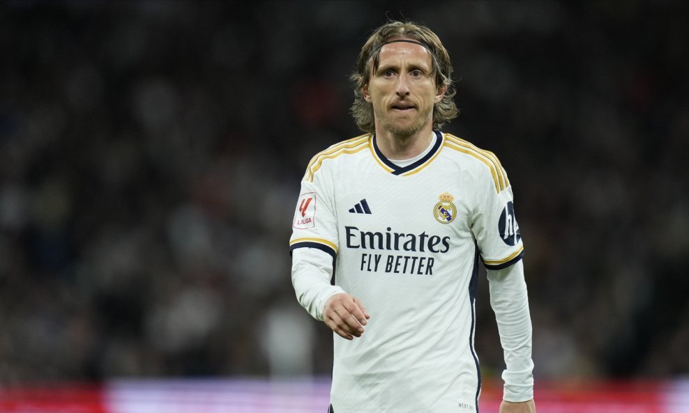 Luka Modrić ima priliku postati najstariji i najtrofejniji igrač Reala u povijesti