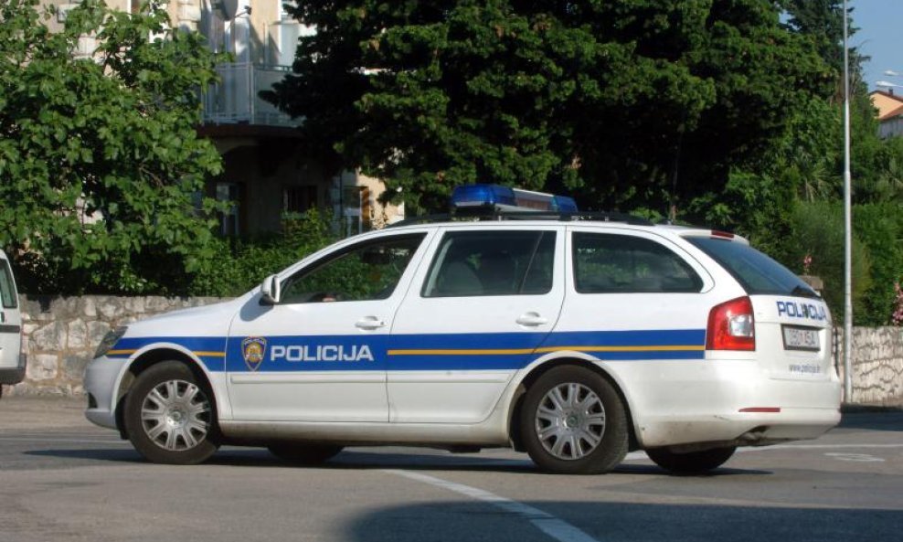 Policija