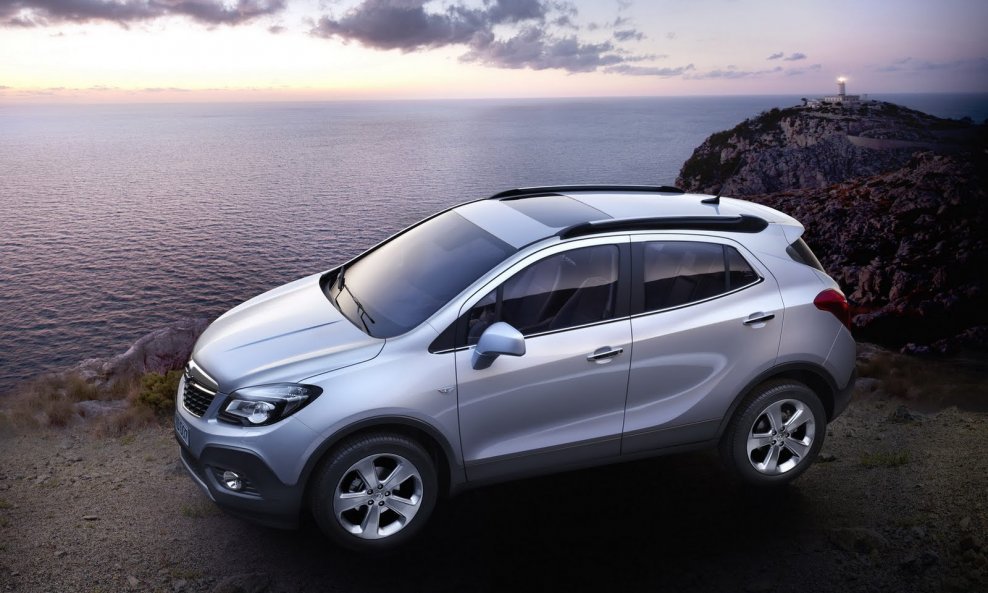 Opel-Vauxhall-Mokka-Crossover-2