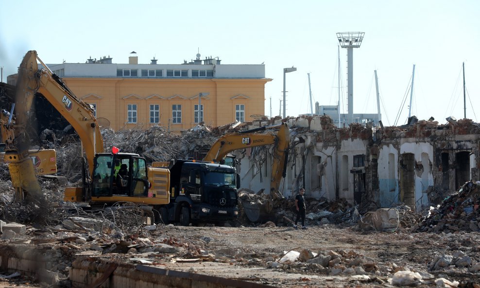 Radovi na mjestu gdje treba niknuti novi riječki kolodvor