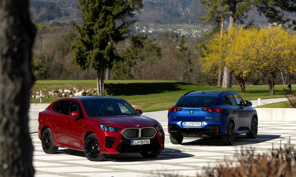 BMW X2 M35i xDrive i BMW iX2 xDrive30 (lijevo): dinamička premijera