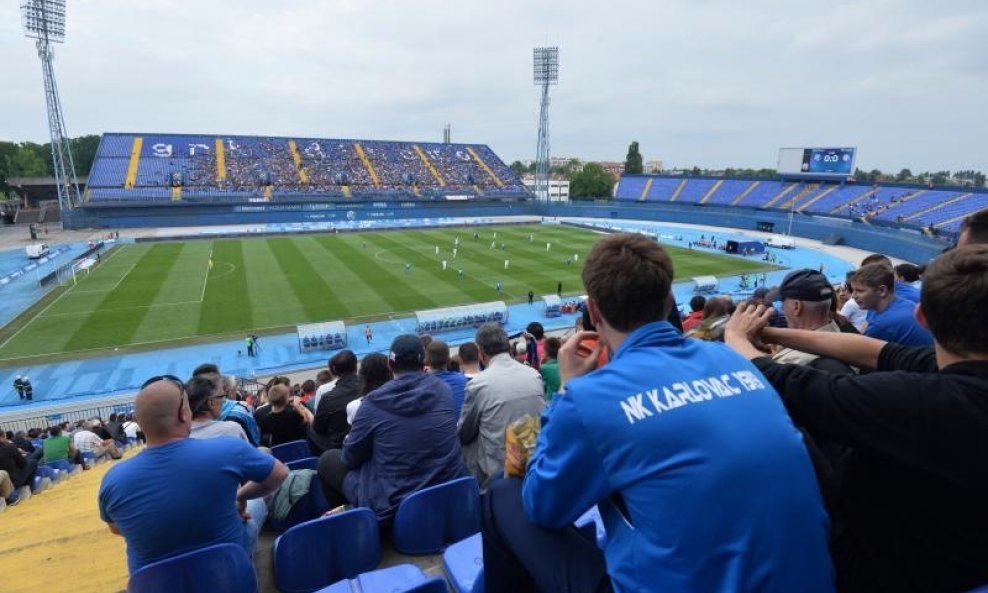 Maksimir zapadna tribina derbi atmosfera