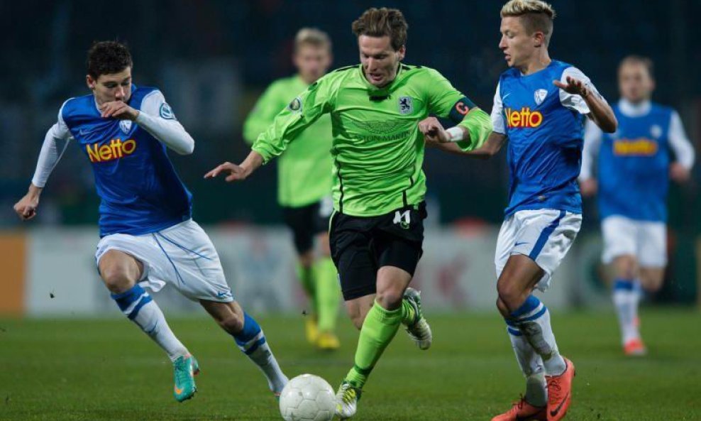 Leon Goretzka (lijevo)