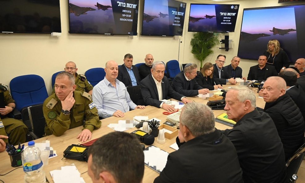 Netanyahu s članovima ratnog kabineta