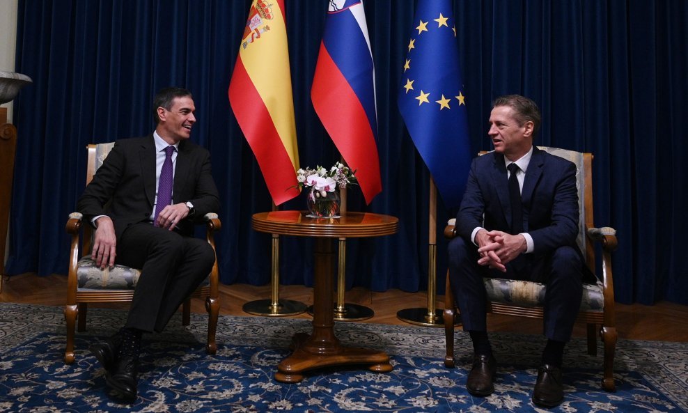 Pedro Sanchez i Robert Golob