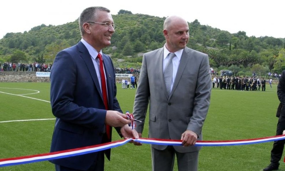 Zlatko Ževrnja na Visu