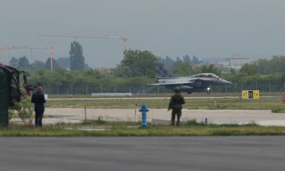 Slijetanje prvih borbernih aviona Rafale u Zračnu luku Zagreb