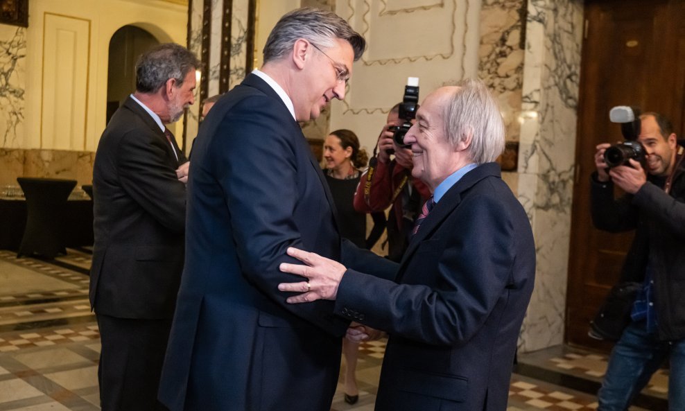 Andrej Plenković i Furio Radin na predstavljanju Radinove knjige