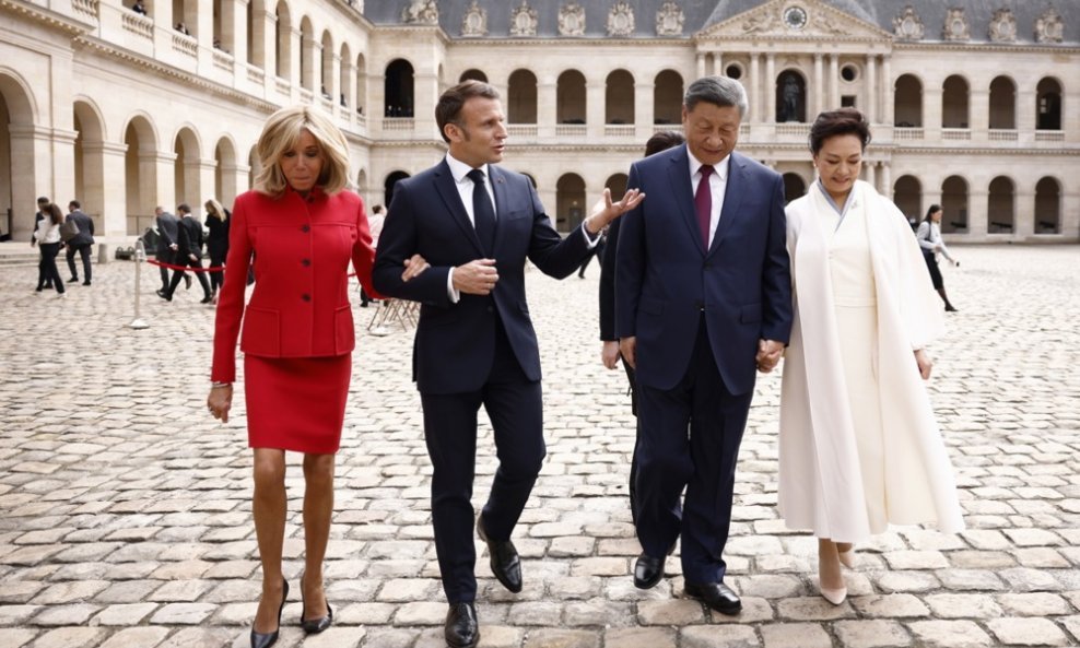 Brigitte Macron, Emmanuel Macron, Xi Jinping sa suprugom Peng Liyuan
