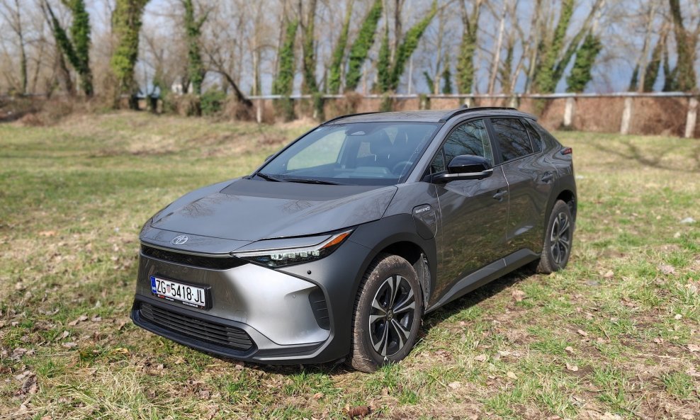 Toyota bZ4X EV 71.4 kWh AWD 5D Executive Tech