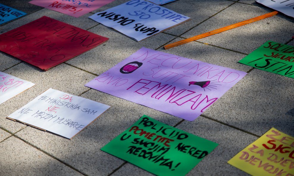 Mirno okupljanje povodom ubojstva studentice Miheale Berak  / Arhivska fotografija