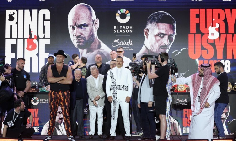 Tyson Fury, Oleksandr Usik