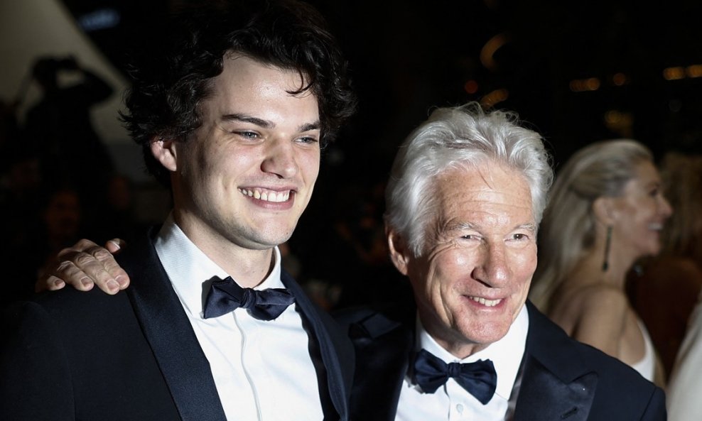 Richard Gere i sin Homer u Cannesu