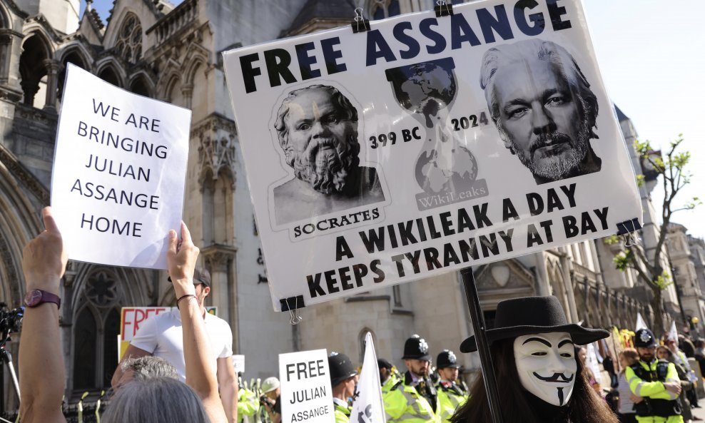 Potpora Julianu Assangeu u Londonu