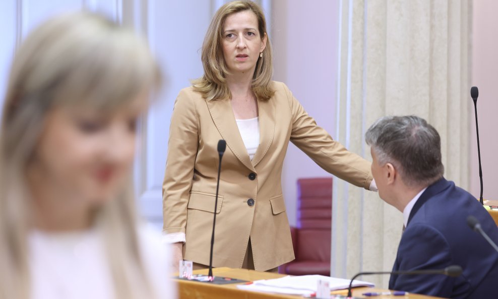 Mirela Ahmetović