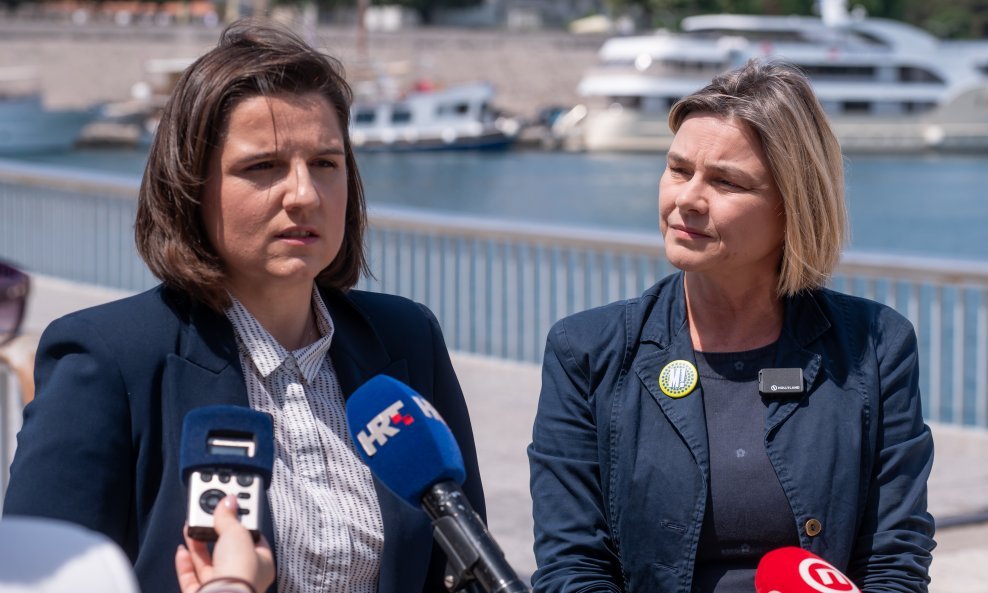 Jelena Miloš i Sandra Benčić