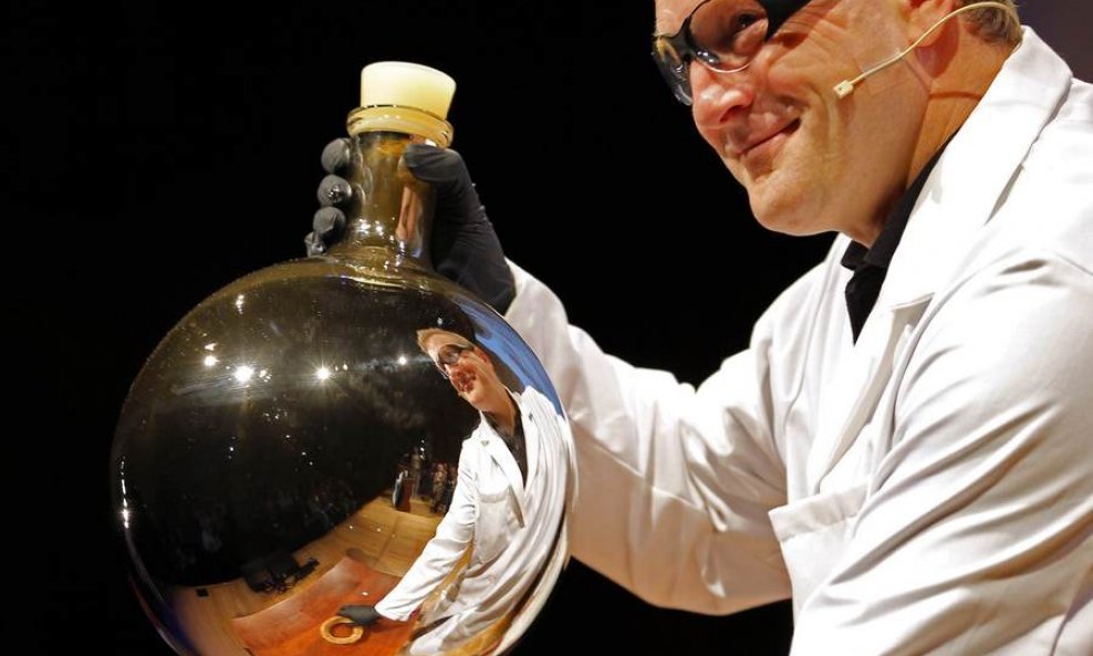 Demonstracija eksperimenta na dodjeli Ig Nobela