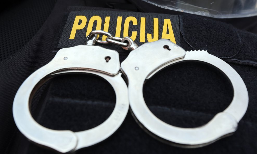 Ilustracija/Policijske lisice