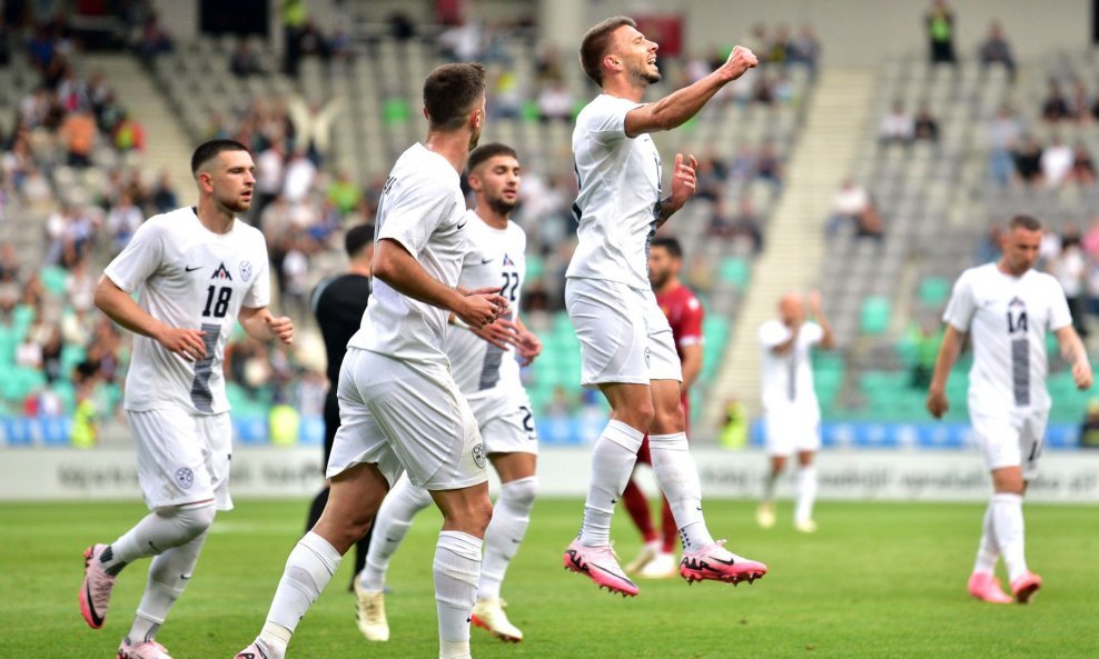 Jan Mlakar slavi gol