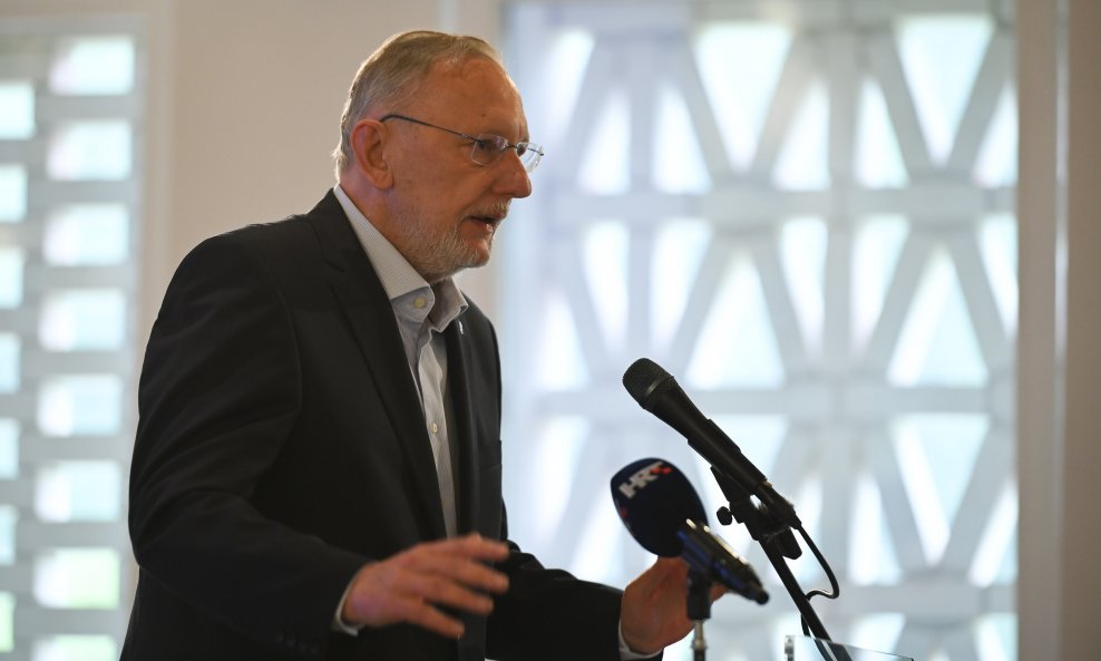 Davor Božinović