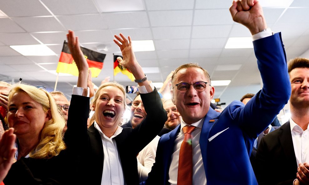 Slavlje rezultata europskih izbora u stožeru AfD-a