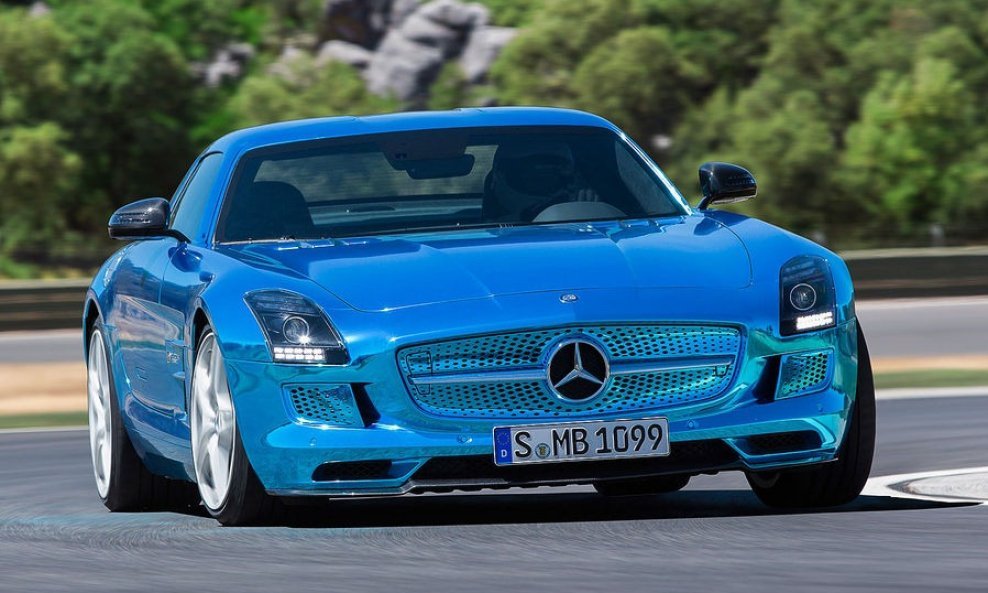 MercedesBenz-SLS-AMG-Electric-Drive-[11]