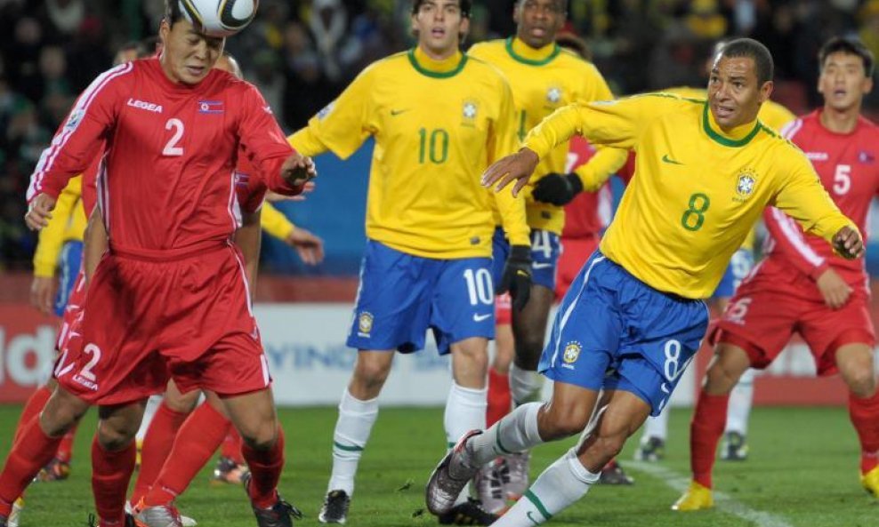 Brazil - S. Koreja, Cha Jong-Hyok vs. Gilberto Silva