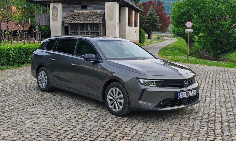 Opel Astra Sports Tourer Edition 1.2 XHL S/S (81 kW/110 KS) sa 6-brzinskim ručnim mjenjačem