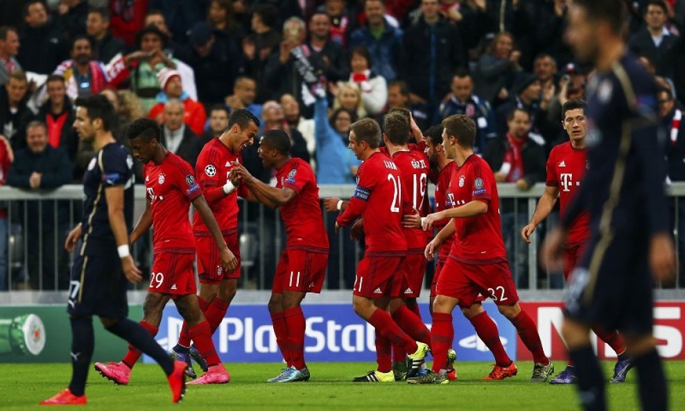 Douglas Costa (Bayern - Dinamo)