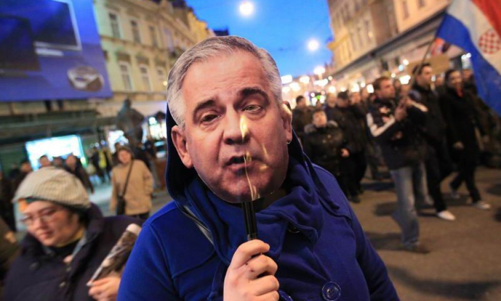 Ivo Sanader maska prosvjedi