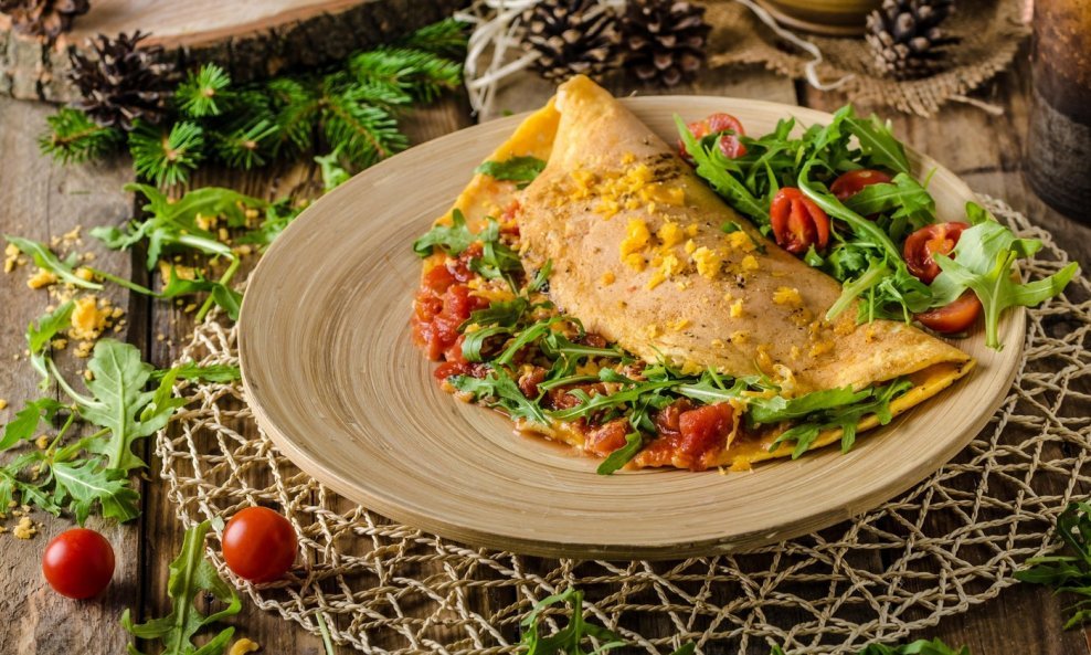 Omlet od jaja punjen šalšom