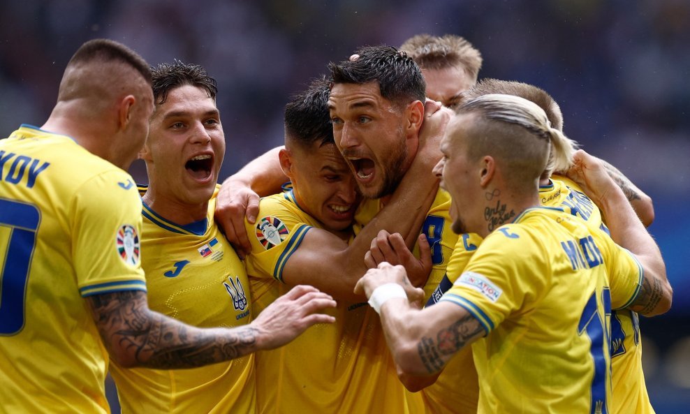 Ukrajinska nogometna reprezentacija
