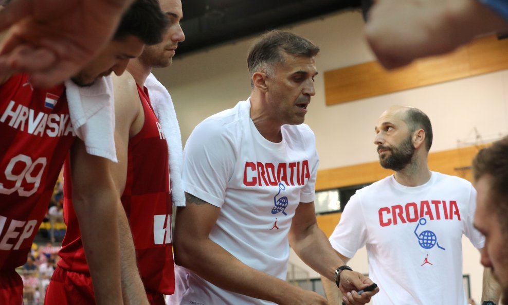 Josip Sesar - izbornik hrvatske košarkaške reprezentacije