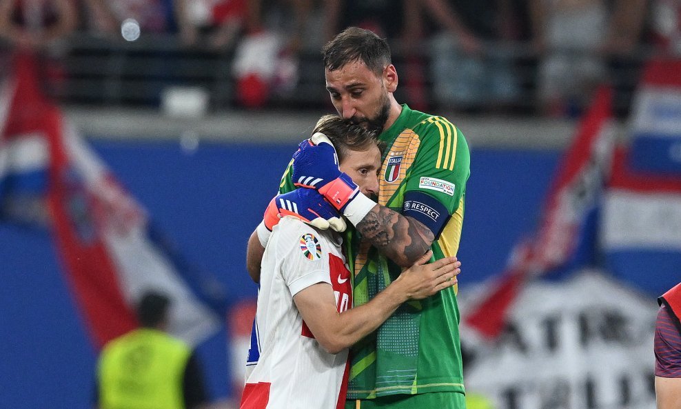 Luka Modrić i Gianluigi Donnarumma