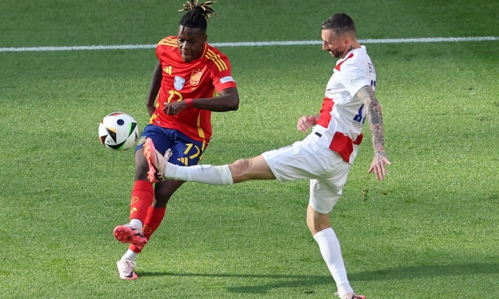 Nico Williams vs. Marcelo Brozović