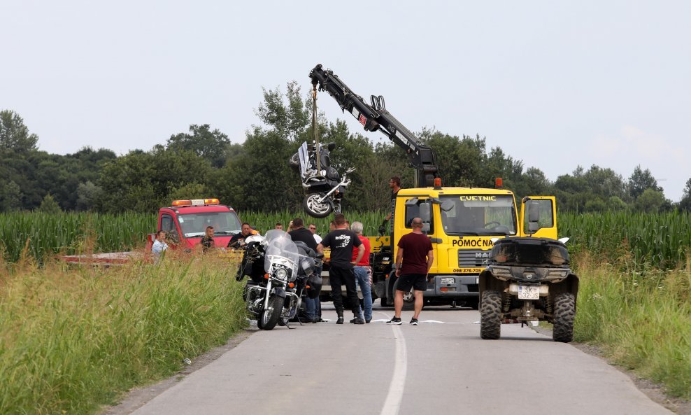 Motociklist poginuo kod Siska
